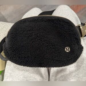 Lululemon Everywhere Belt Bag Black Fleece